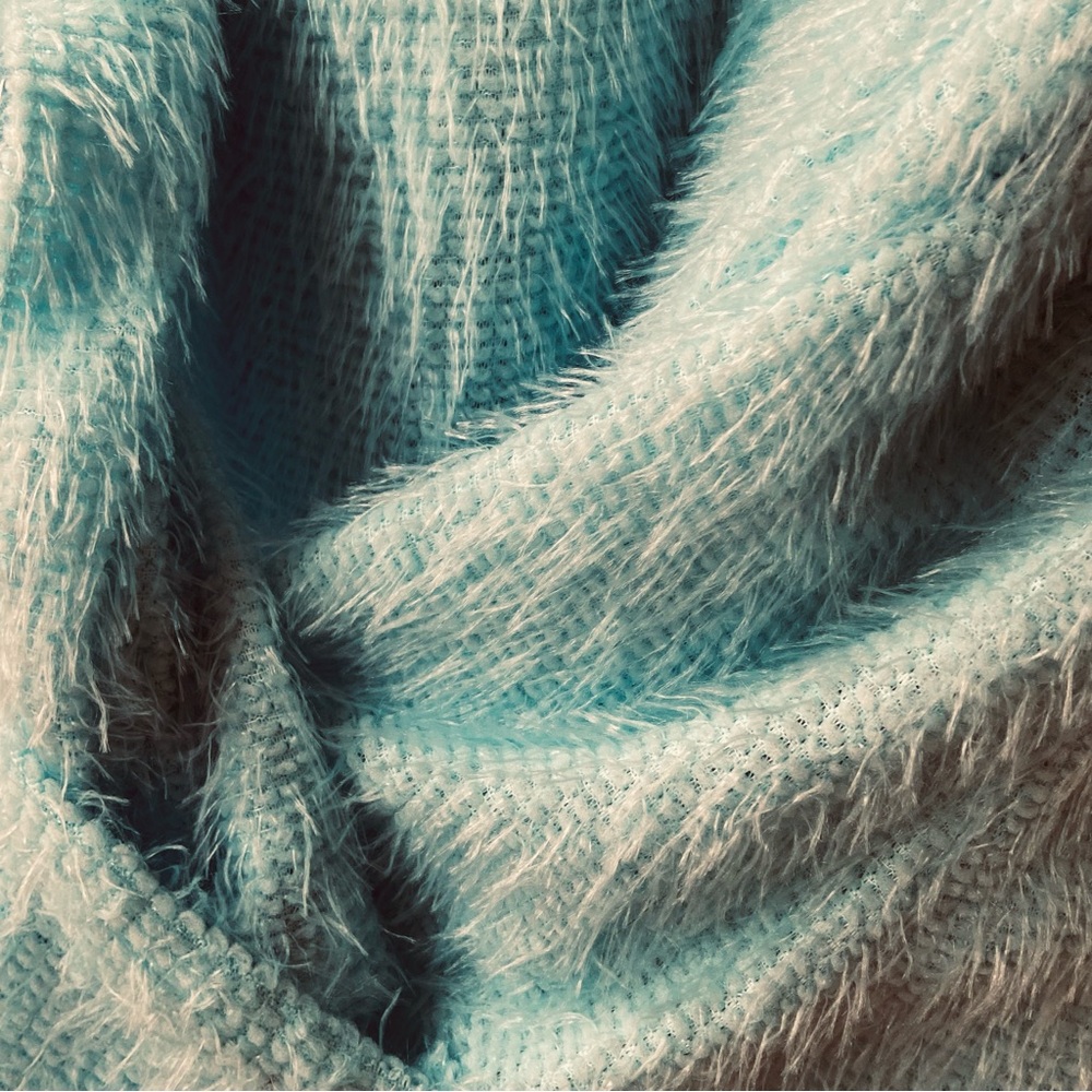 NWOT Sz-XL Girls Soft & Fuzzy w/Pockets House Coat/Day Robe, Bright Blue/Green - Picture 3 of 16